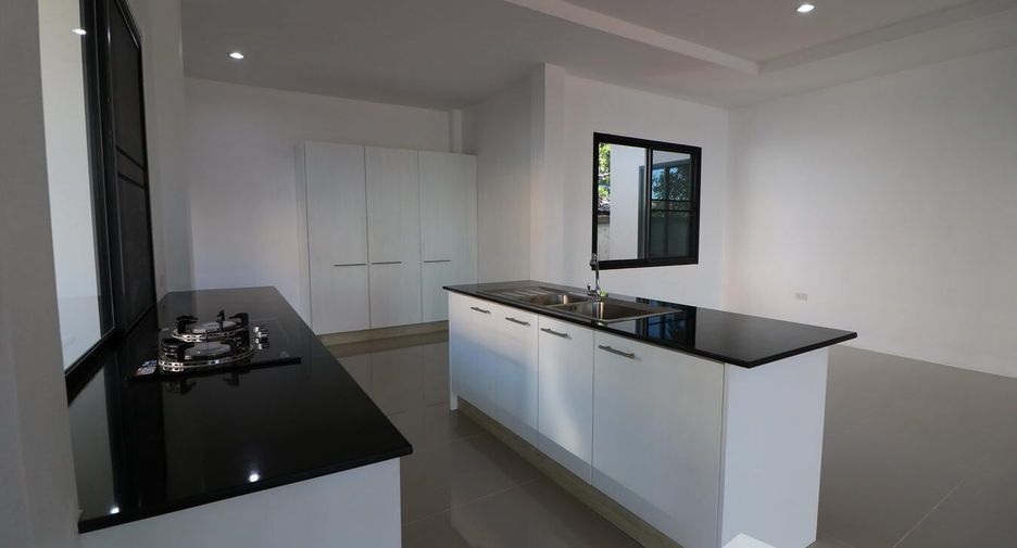 For sale 4 bedrooms house in Mueang Udon Thani, Udon Thani