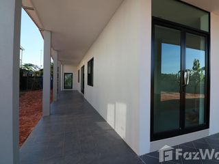 Продажа 4 спальни дом в Mueang Udon Thani, Удонтани