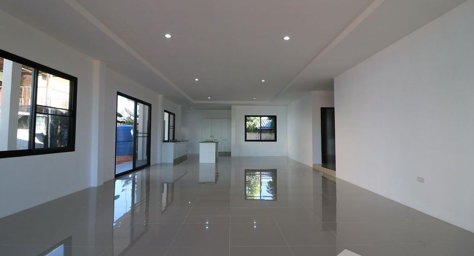 For sale 4 bedrooms house in Mueang Udon Thani, Udon Thani