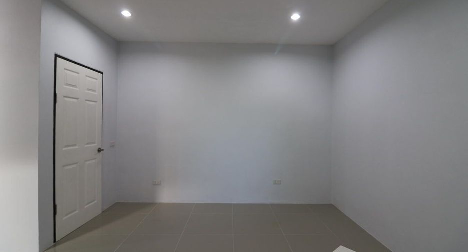 For sale 4 bedrooms house in Mueang Udon Thani, Udon Thani