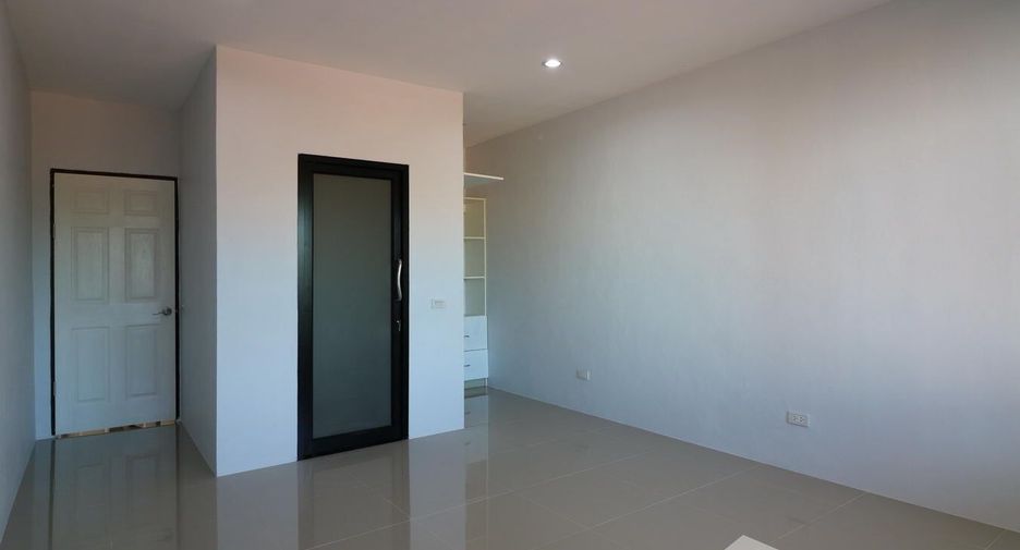 For sale 4 bedrooms house in Mueang Udon Thani, Udon Thani