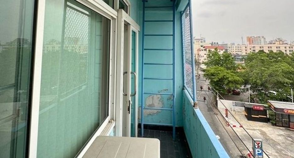 For sale retail Space in Din Daeng, Bangkok
