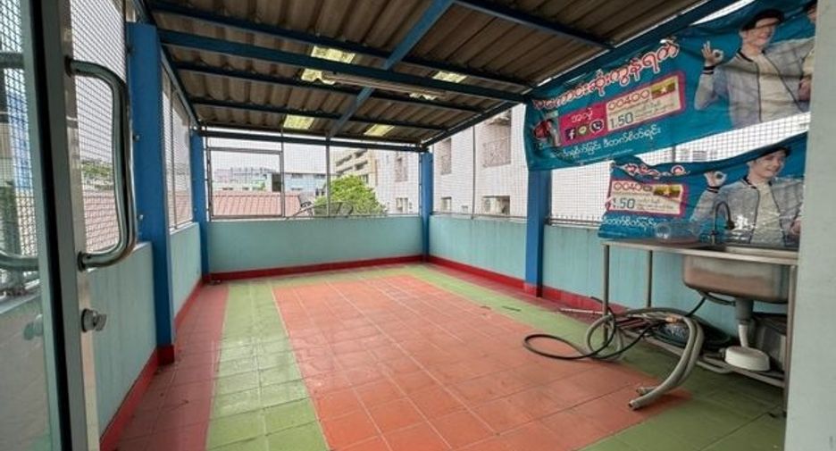 For sale retail Space in Din Daeng, Bangkok