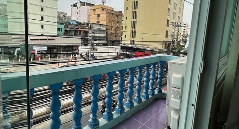 For sale retail Space in Din Daeng, Bangkok
