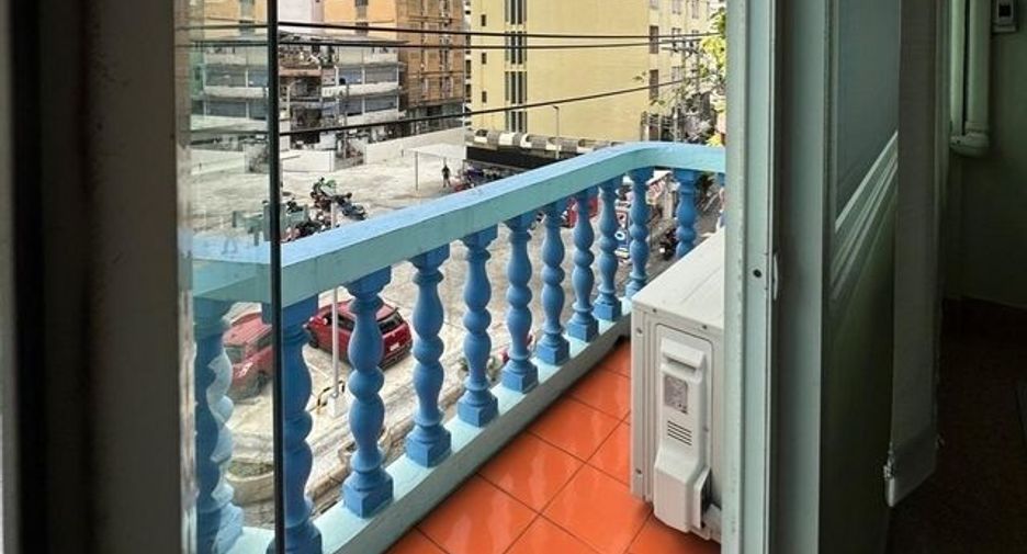 For sale retail Space in Din Daeng, Bangkok