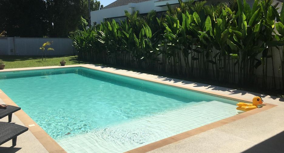 For rent 4 bedrooms villa in Mueang Phuket, Phuket