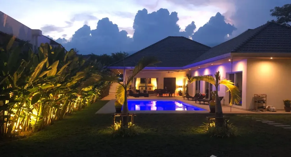 For rent 4 bedrooms villa in Mueang Phuket, Phuket