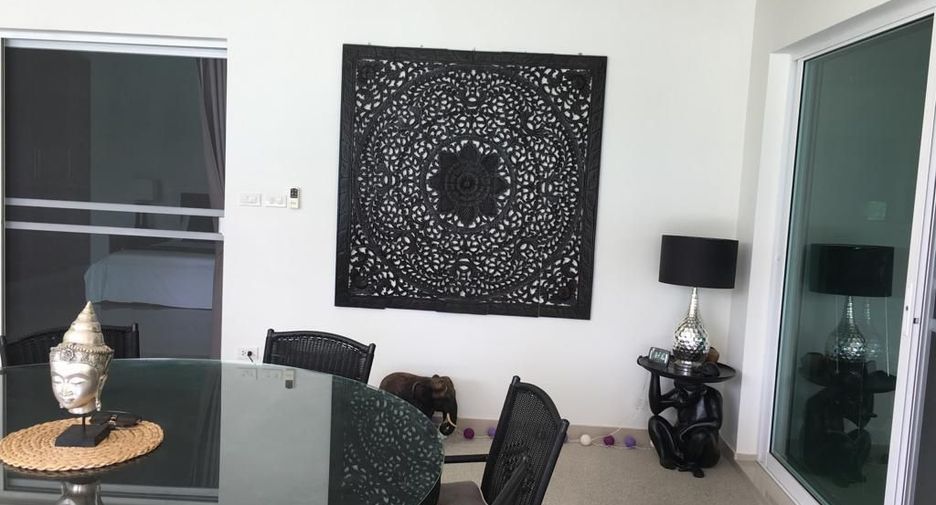 For rent 4 bedrooms villa in Mueang Phuket, Phuket