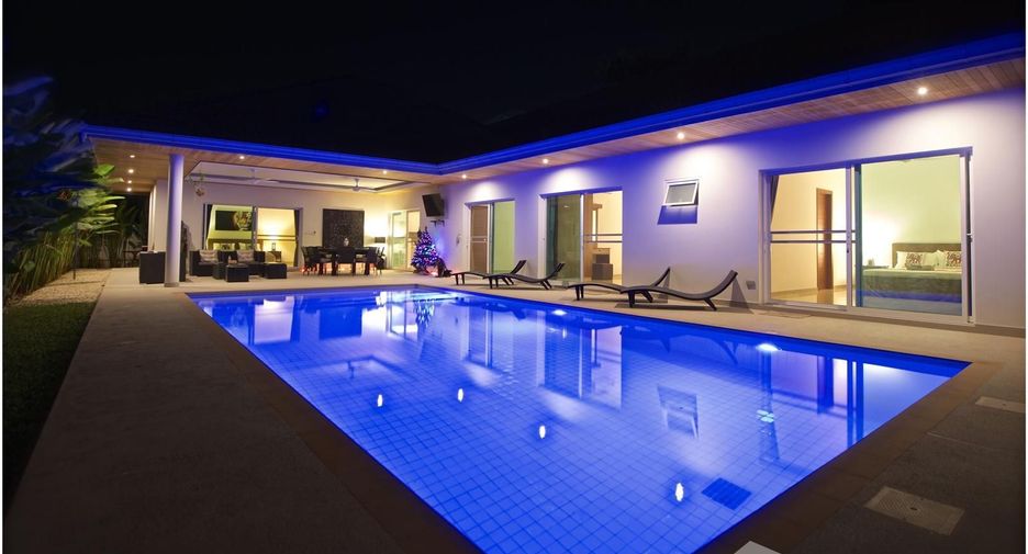 For rent 4 bedrooms villa in Mueang Phuket, Phuket