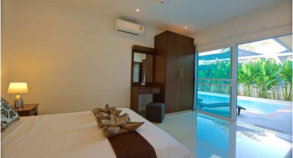 For rent 4 bedrooms villa in Mueang Phuket, Phuket