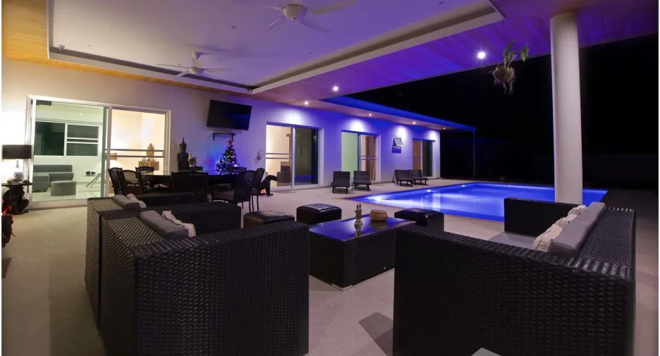 For rent 4 bedrooms villa in Mueang Phuket, Phuket