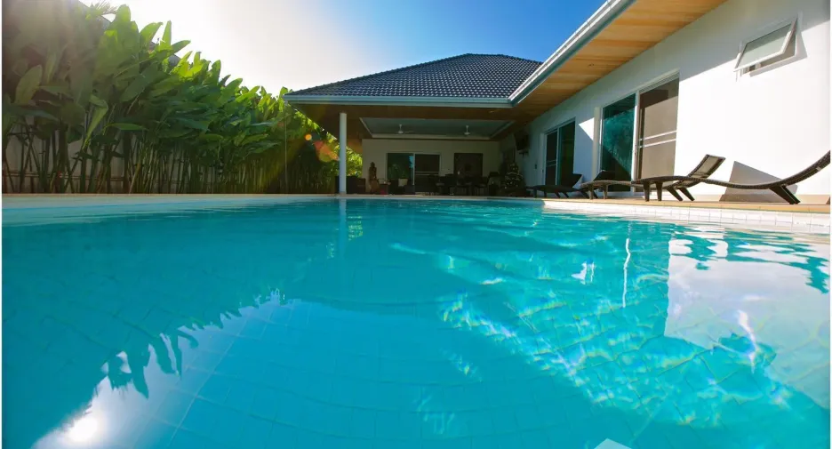 For rent 4 bedrooms villa in Mueang Phuket, Phuket