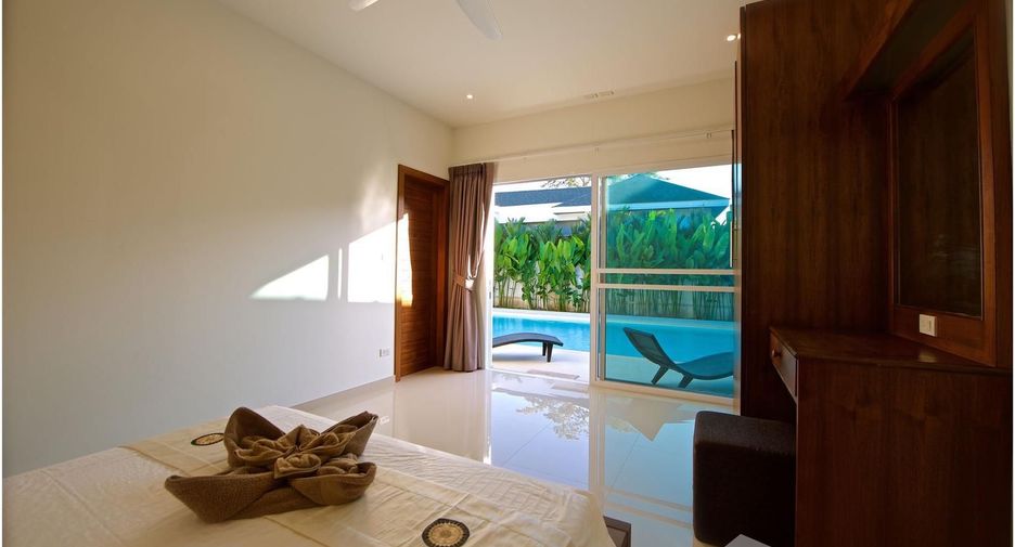 For rent 4 bedrooms villa in Mueang Phuket, Phuket