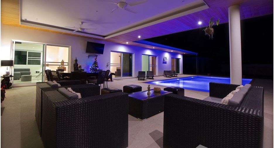 For rent 4 bedrooms villa in Mueang Phuket, Phuket