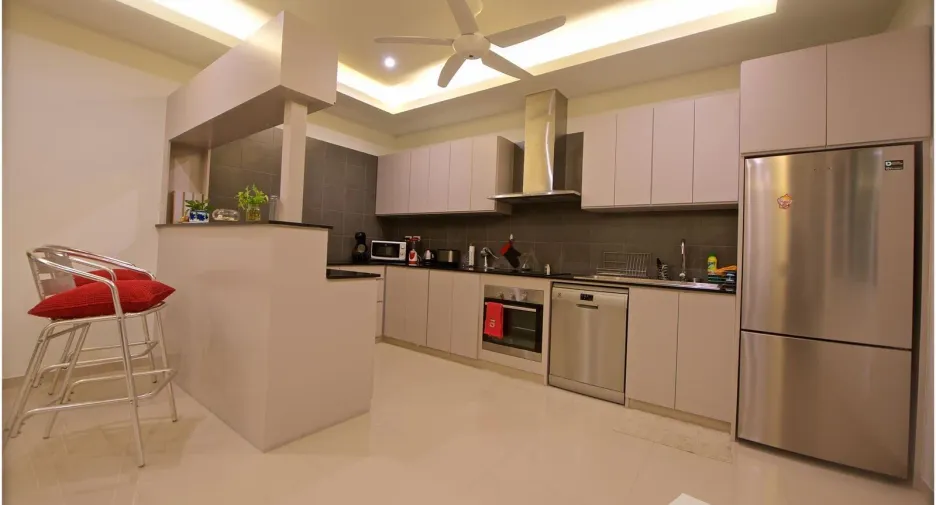 For rent 4 bedrooms villa in Mueang Phuket, Phuket