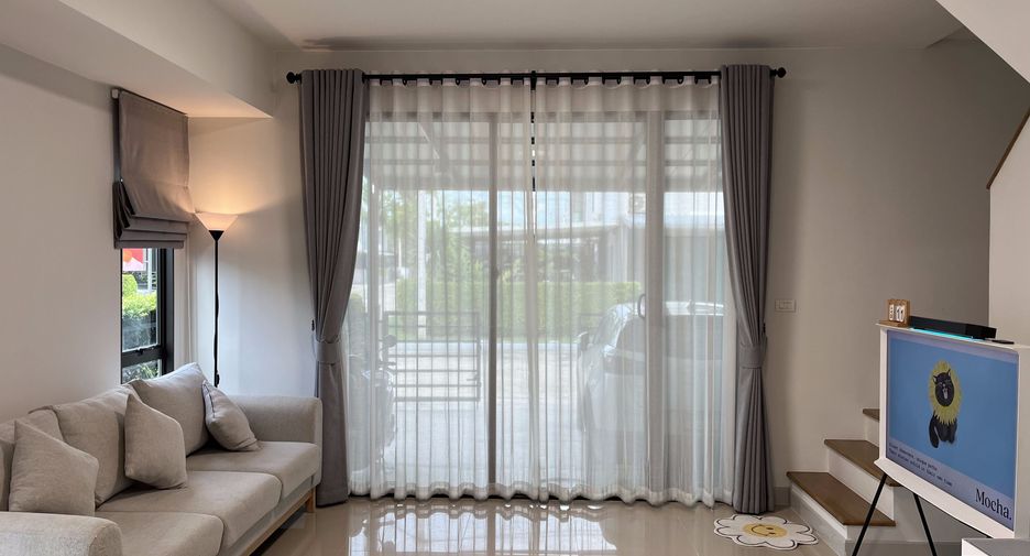 For sale 3 bedrooms townhouse in Mueang Pathum Thani, Pathum Thani