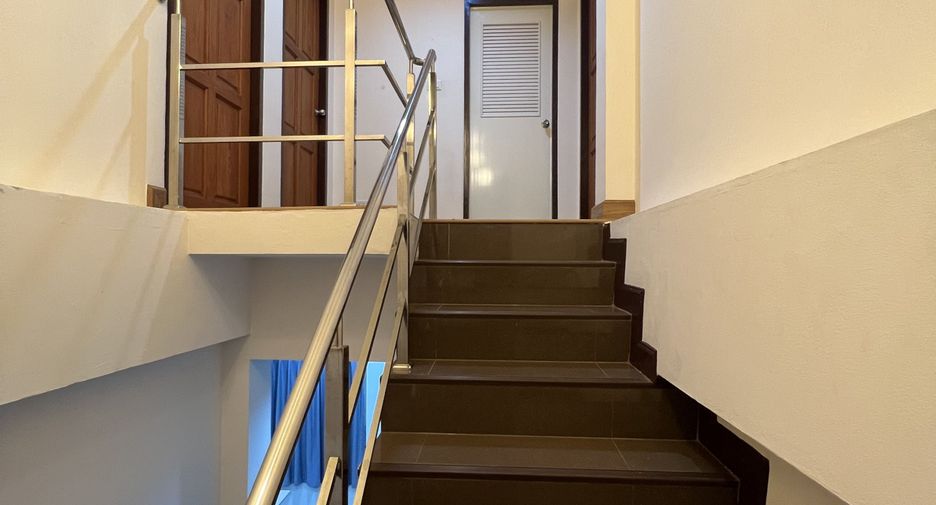 Casa en alquiler de 3 habitaciones en Ban Bueng, Chonburi