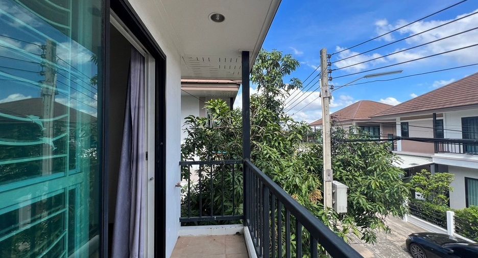 Casa en alquiler de 3 habitaciones en Ban Bueng, Chonburi