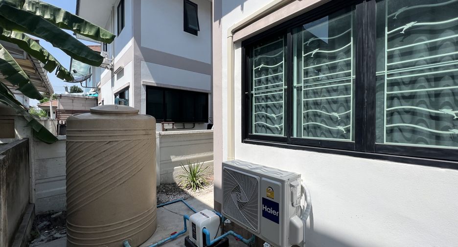 Casa en alquiler de 3 habitaciones en Ban Bueng, Chonburi