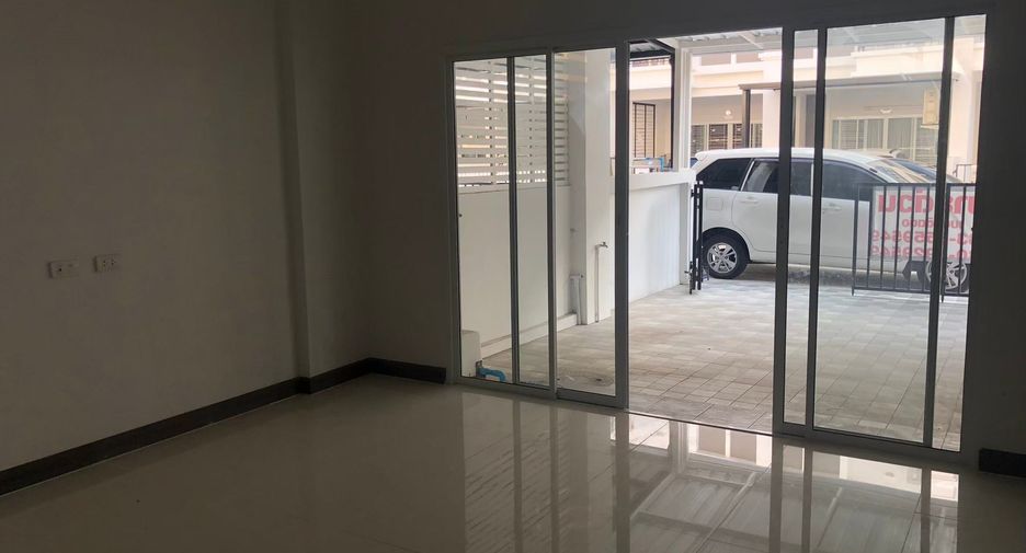 Casa adosada en alquiler de 2 habitaciones en Mueang Chon Buri, Chonburi