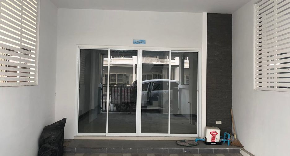 Casa adosada en alquiler de 2 habitaciones en Mueang Chon Buri, Chonburi