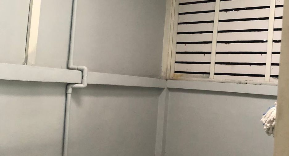 Casa adosada en alquiler de 2 habitaciones en Mueang Chon Buri, Chonburi