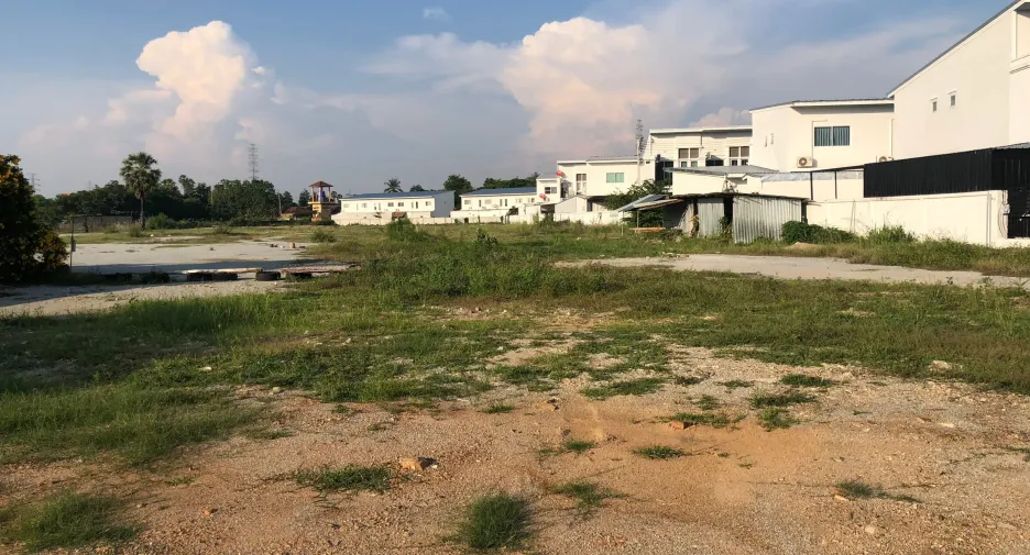 Casa adosada en alquiler de 2 habitaciones en Mueang Chon Buri, Chonburi