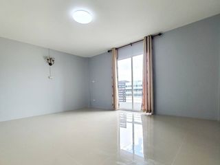 出售 4 卧室 商业空间 在 Mueang Pathum Thani, Pathum Thani