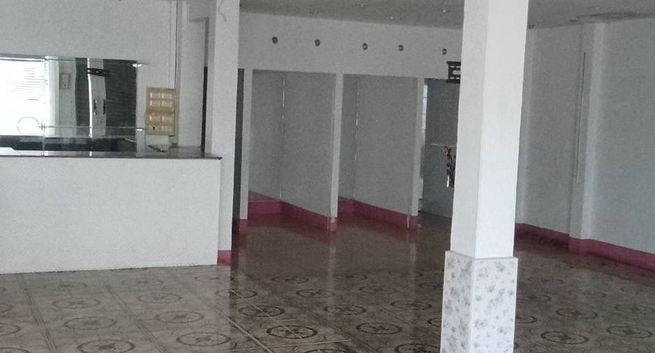 For rent 2 bedrooms retail Space in Mueang Surat Thani, Surat Thani