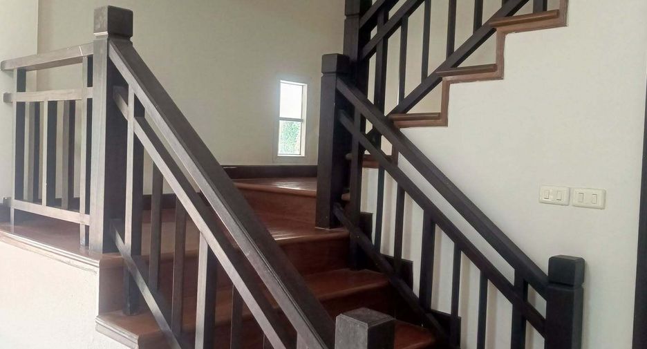 Haus zur Miete mit 3 Zimmer in Bang Lamung, Chonburi