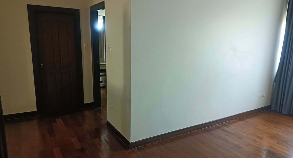 Haus zur Miete mit 3 Zimmer in Bang Lamung, Chonburi