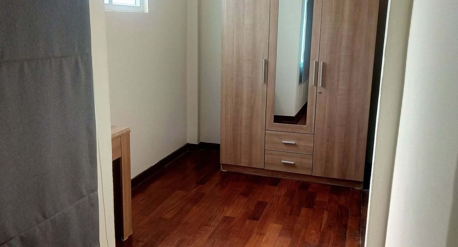 Haus zur Miete mit 3 Zimmer in Bang Lamung, Chonburi