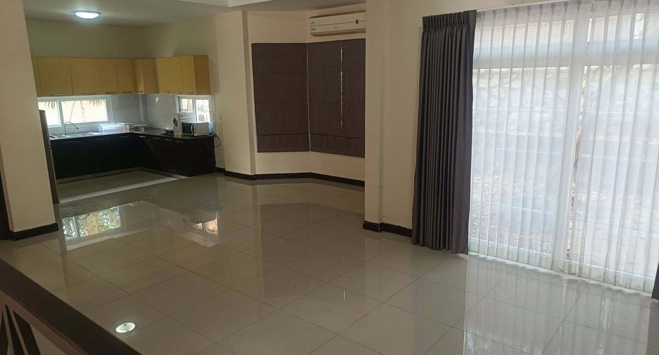 Haus zur Miete mit 3 Zimmer in Bang Lamung, Chonburi