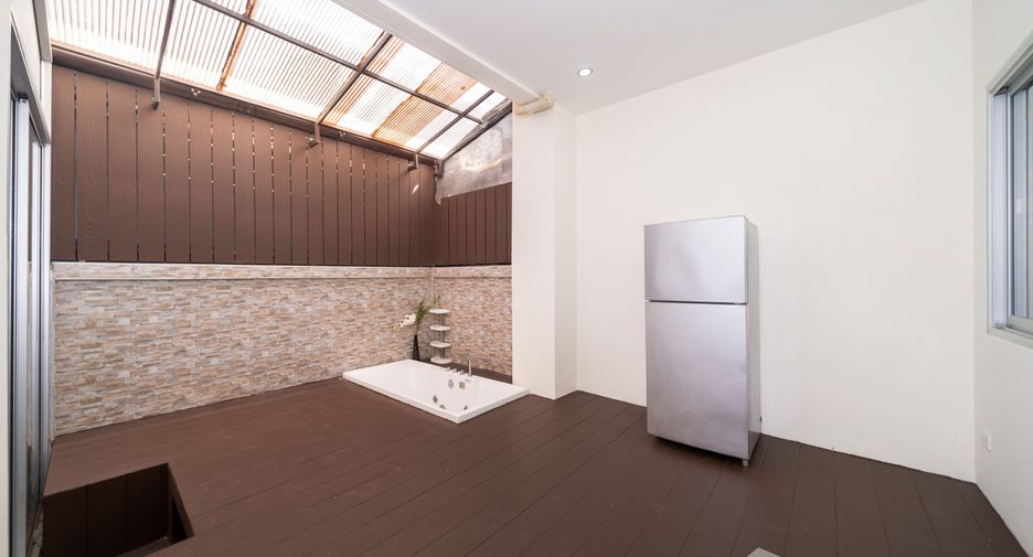 For sale 3 bedrooms townhouse in Thalang, Phuket