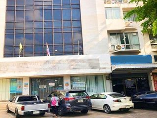 For sale 4 ベッドルーム townhouse in Saphan Sung, Bangkok