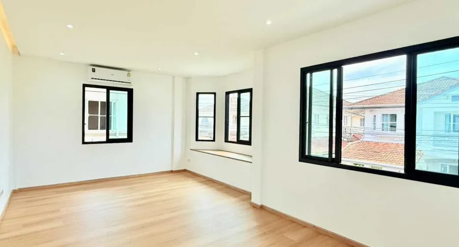 For sale 3 bedrooms house in Mueang Phuket, Phuket