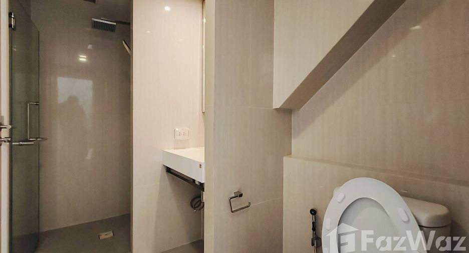 Condo en venta y en alquiler de 3 habitaciones en Watthana, Bangkok