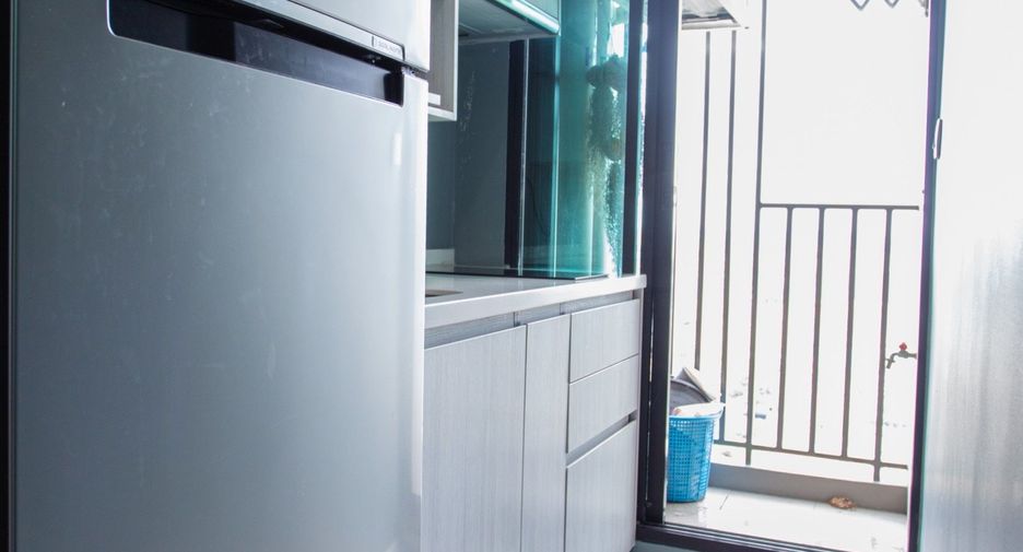 For sale 1 bed condo in Si Racha, Chonburi