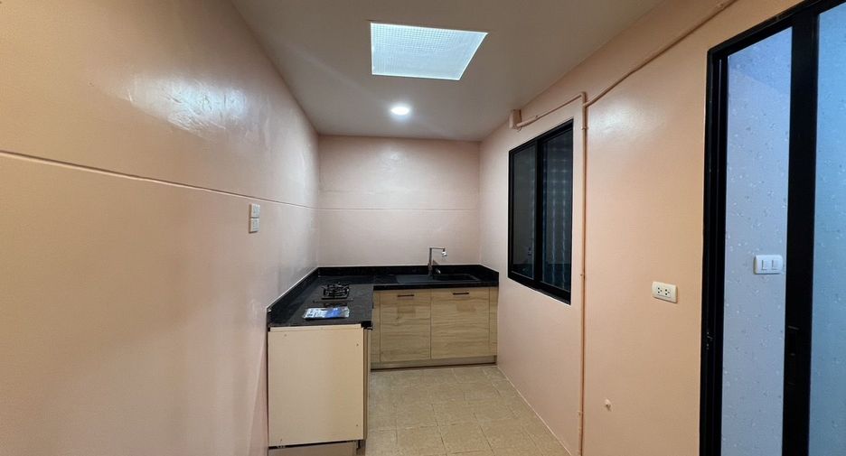 For sale 3 bedrooms house in Prawet, Bangkok