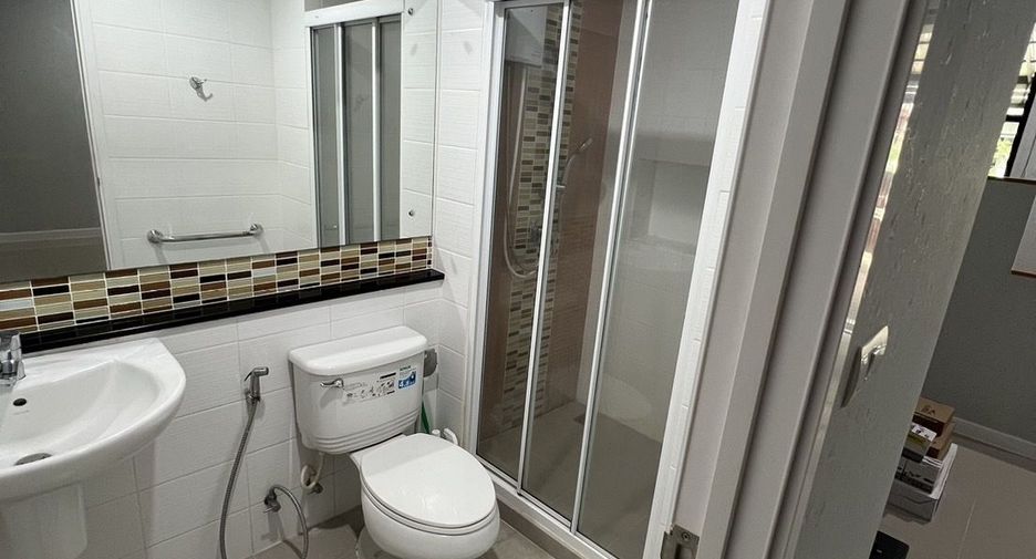 For sale 3 bedrooms house in Prawet, Bangkok