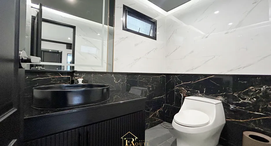 Casa en venta de 4 habitaciones en Mueang Pathum Thani, Pathum Thani