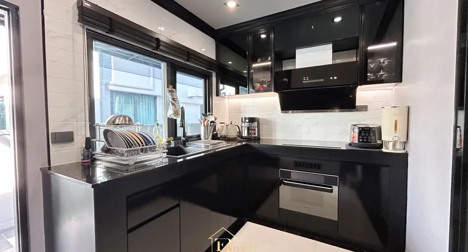 Casa en venta de 4 habitaciones en Mueang Pathum Thani, Pathum Thani