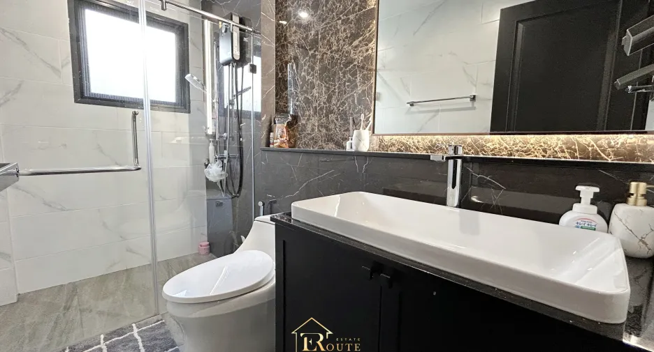 Casa en venta de 4 habitaciones en Mueang Pathum Thani, Pathum Thani