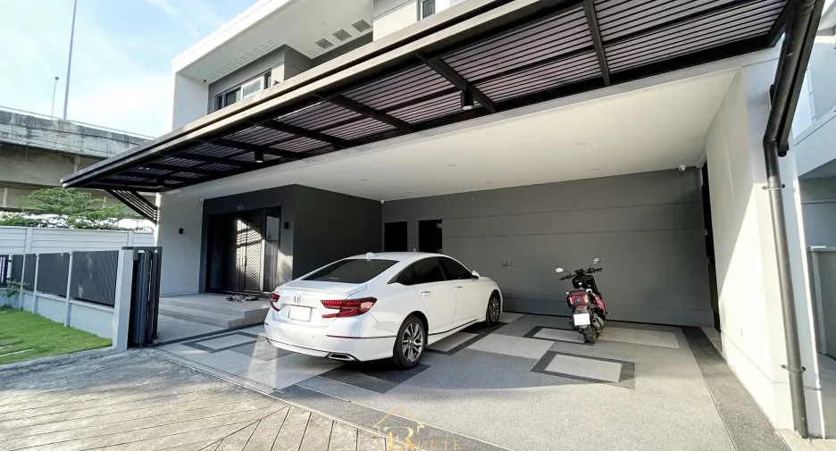 出售 4 卧室 独立屋 在 Mueang Pathum Thani, Pathum Thani