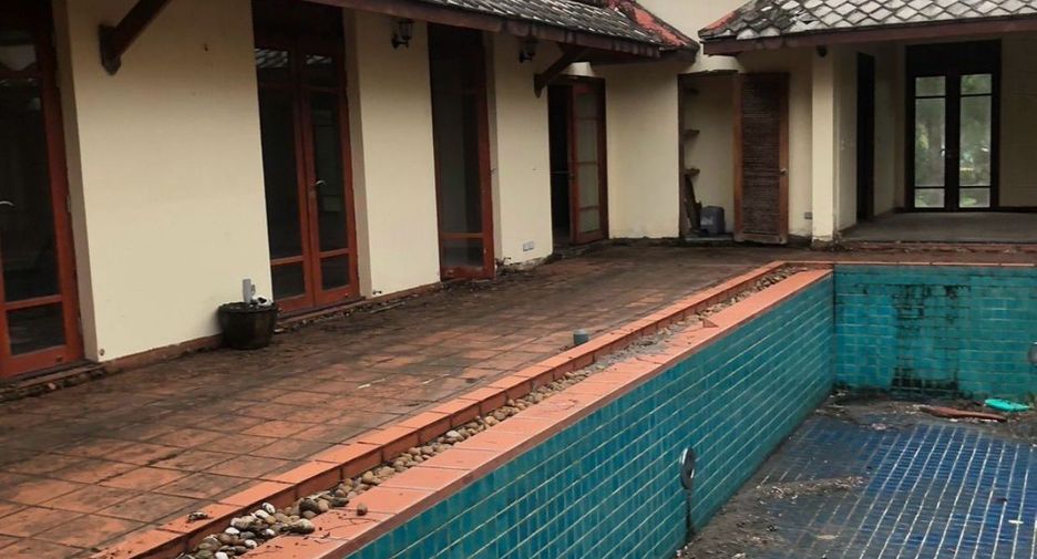For sale 5 bedrooms house in Thalang, Phuket