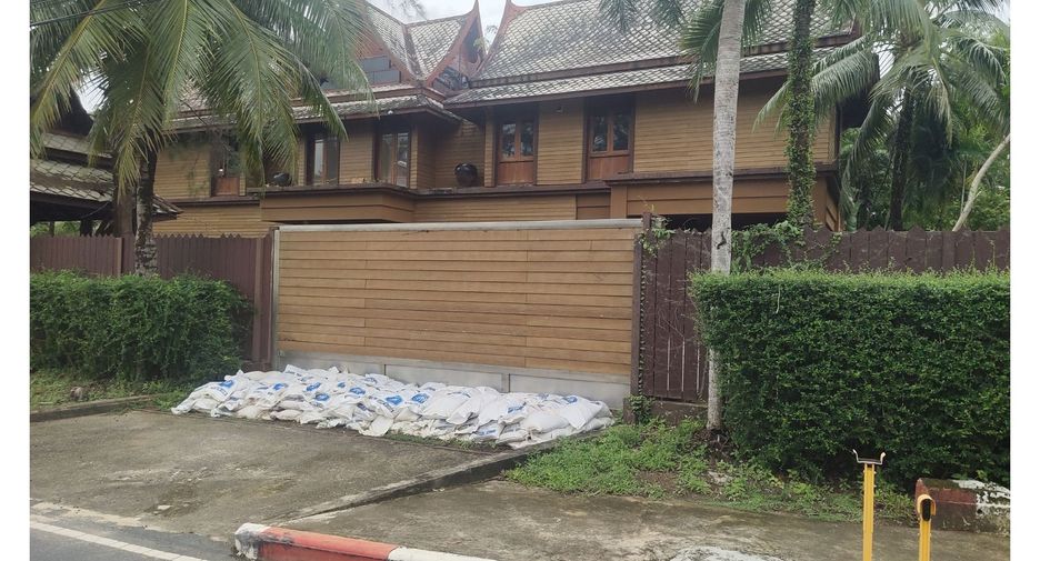 For sale 5 bedrooms house in Thalang, Phuket