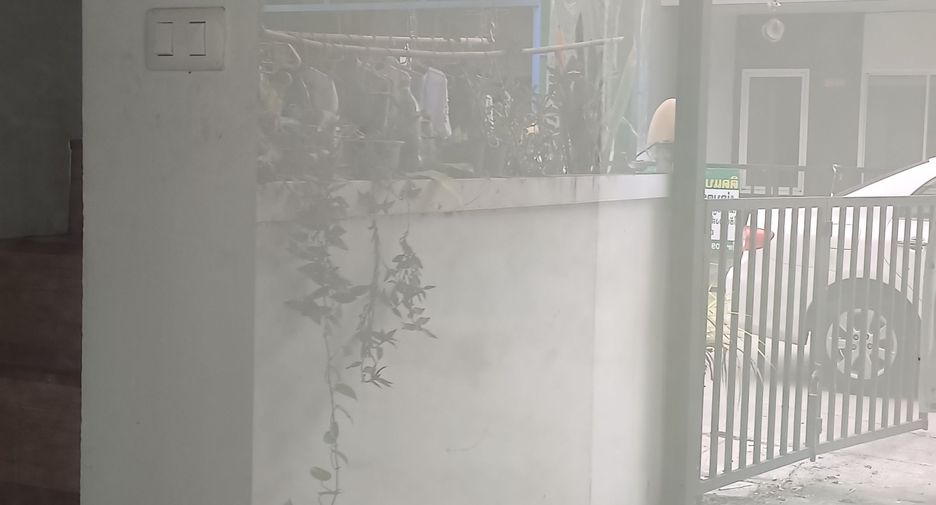 For rent 3 bedrooms townhouse in Phan Thong, Chonburi