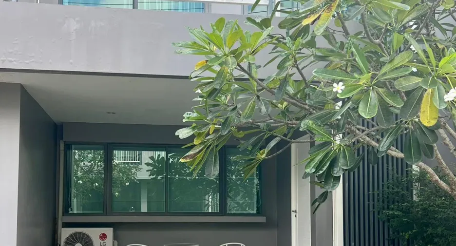For rent 3 bedrooms townhouse in Thalang, Phuket