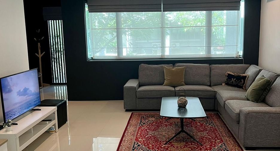 For rent 3 bedrooms townhouse in Thalang, Phuket