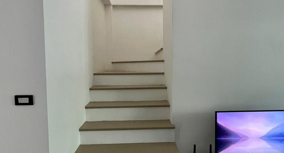 For rent 3 bedrooms townhouse in Thalang, Phuket